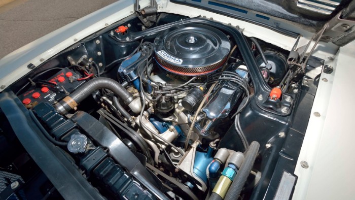 1967 Shelby GT500 Super Snake - engine