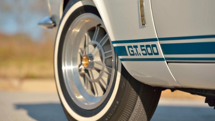 1967 Shelby GT500 Super Snake - tire