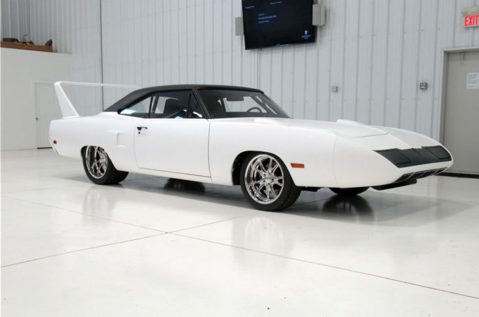 1970 Plymouth Road Runner Superbird Re-creation