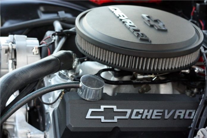 1973 Chevrolet Camaro Z/28 Custom Coupe - Engine compartment