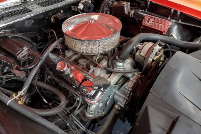 1969 Pontiac GTO Judge Re-creation - Engine compartment