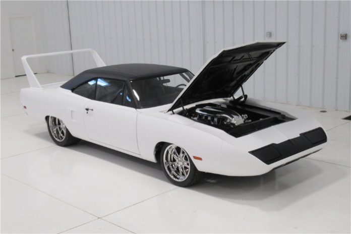 1970 Plymouth Road Runner Superbird Re-creation - Front side view