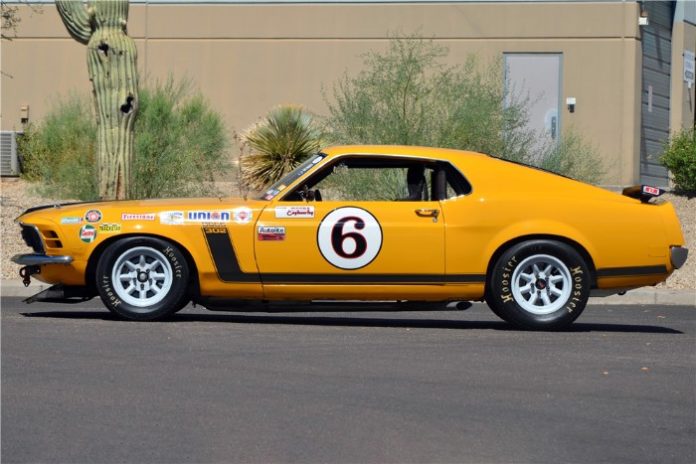 1970 Ford Mustang Boss 302 Fastback A/S Race Car - Side view