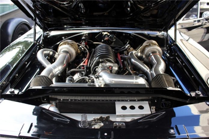Larry Fitzgerald's 1968 Dodge Charger Custom Coupe - Engine compartment