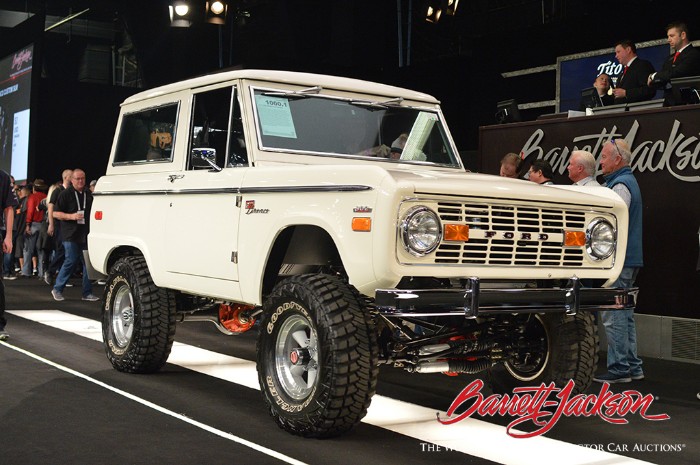 1973 Ford Bronco Custom SUV - front side view