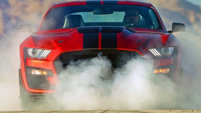 2020 Ford Shelby GT500 Unveiled At Detroit Auto Show