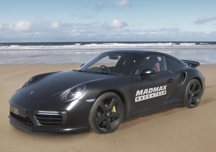 1,200 hp Porsche 911 Turbo S on Pendine Sands