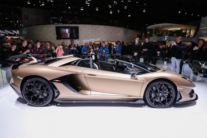 Lamborghini Aventador SVJ Roadster - side view