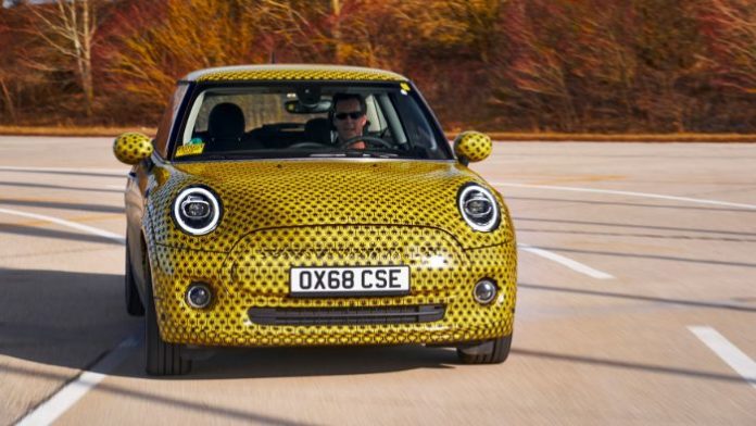 2020 Mini Cooper S E Prototype - front view