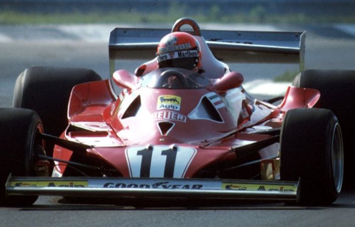 Niki Lauda driving the Ferrari 312 T2 at the 1977 Italian GP