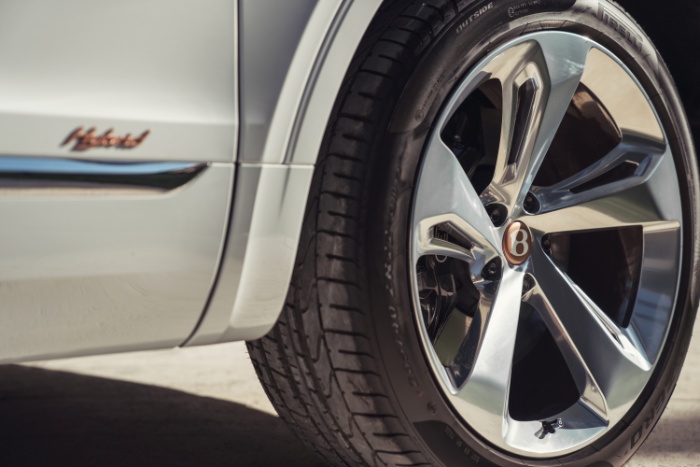 2019 Bentley Bentayga plug-in Hybrid - copper trim