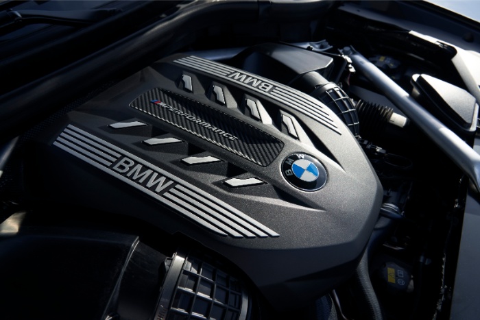2020 BMW X6 - engine