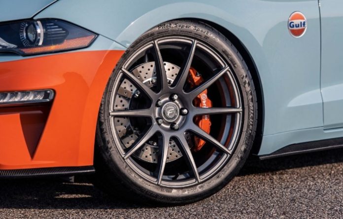 2019 Ford Mustang Gulf Heritage Edition -wheel and badge